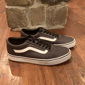 Men’s Vans Shoes Dark Gray with White. Size 8